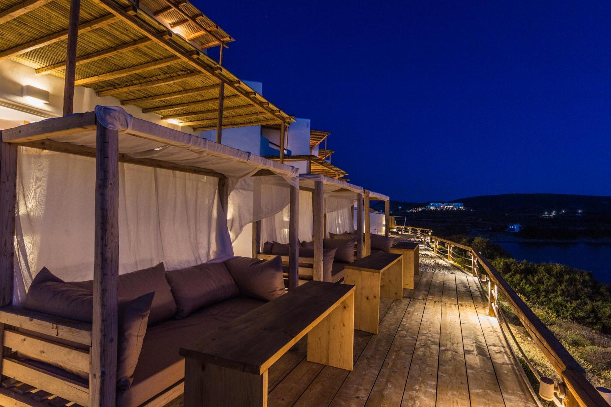 Salt Suites Milos Pollonia Exterior photo